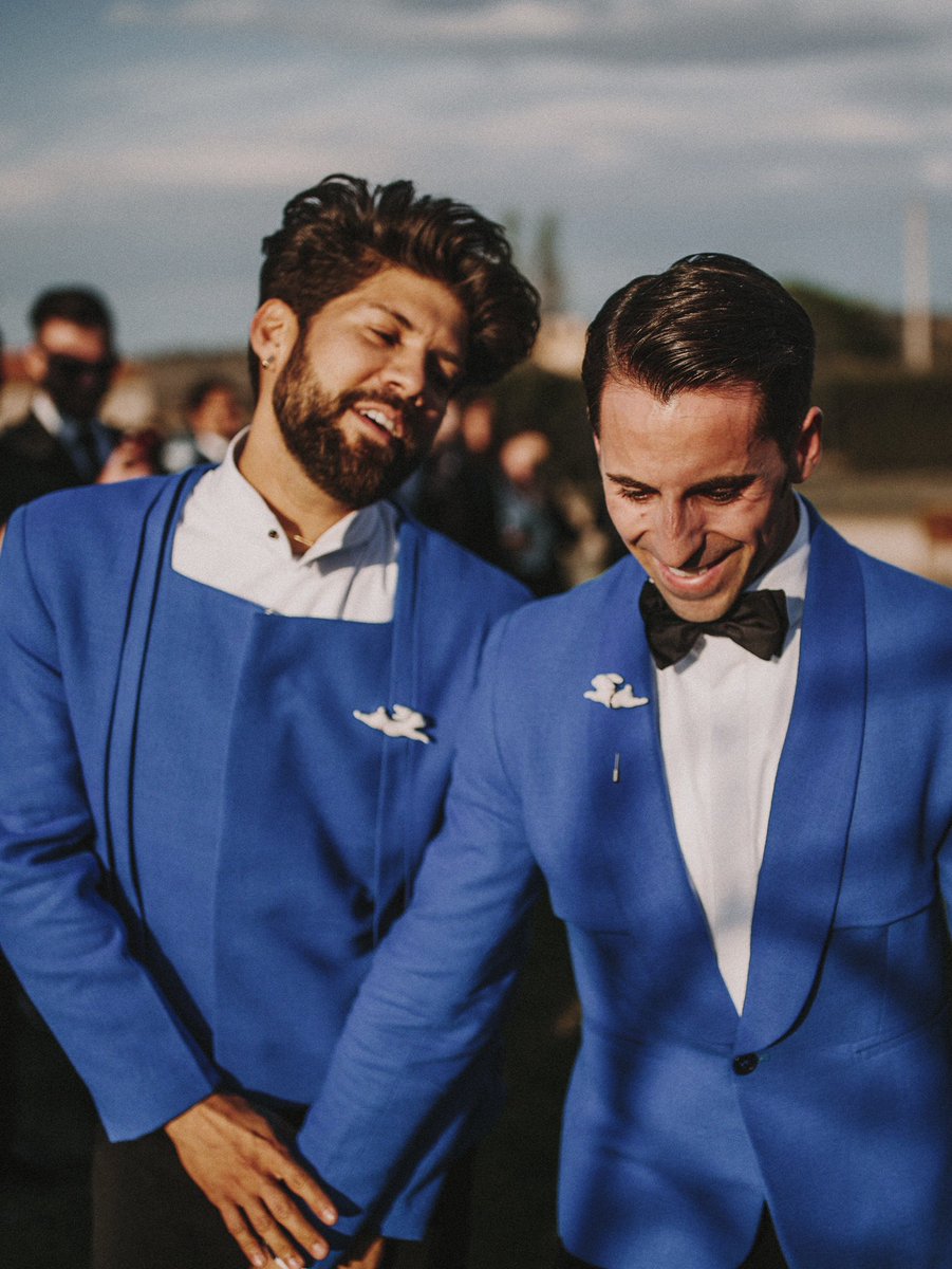 BREAofficial's tweet photo. Pablo y Diego @pablodiazlarez @didelcal con trajes en crepe de lana
#breanovios #breanovias pide cita en brea@breaofficial.com
#novios #noviosfelices #trajenovio
#vestidosdenovia #vestidonovia #noviasconestilo
#noviasmadrid #novias #boda #bodas2019 #bodas2020 #novias2020 https://t.co/S2JbmDGLuF