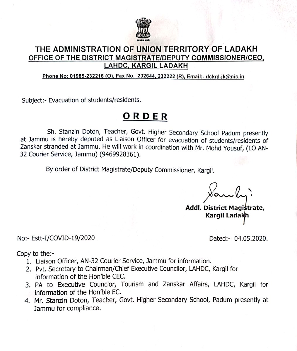 norboo_thinlay's tweet photo. Great relief to all the stranded People of kargil district. Today an emergency high level meeting chaired by CEC kargil and other four EC had came with the decision that all the expanses of stranded ppl from kargil will bear by LAHDC Kargil. Thanks LAHDC🙏 https://t.co/Tc4OYhVANi