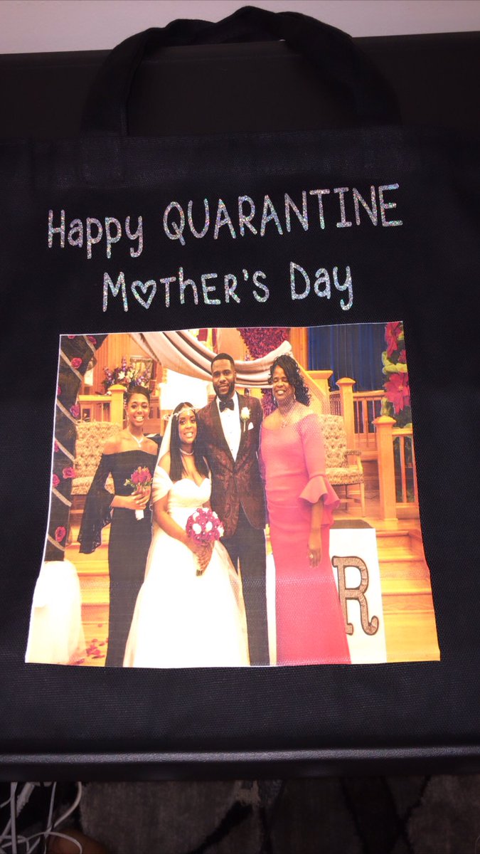 ReJene_'s tweet photo. I’m ACCEPTING orders for Mother’s Day 💐 tote bags ❤️ place your orders Check out our IG:themonarchcreation for more items😍 #dmvmothersdaygift #dmvcustomshirt #kidshirts #ripshirts #dmvcustomtotebags https://t.co/1tWfWJmTez