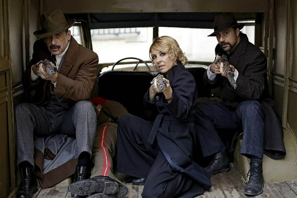 MinisterioTVE's tweet photo. 5 motivos para ver la cuarta temporada de ‘El ministerio del tiempo’ >> https://t.co/khoEUgFeEj https://t.co/gFfVA4rxfq