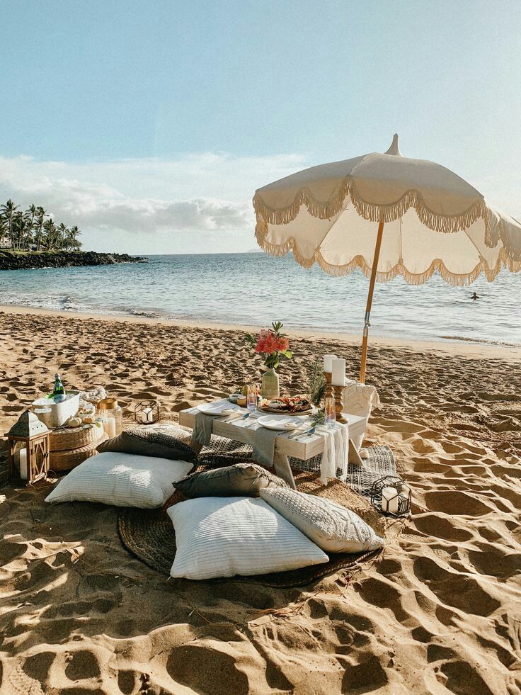 Beach days.... picnic-nyana or kanjani? Bikini shoot nyana for the gram? Splash splash sun tan nyana? Sunset make out session? C& #39;mon now this one is self explanatory I don& #39;t need to gas it up.