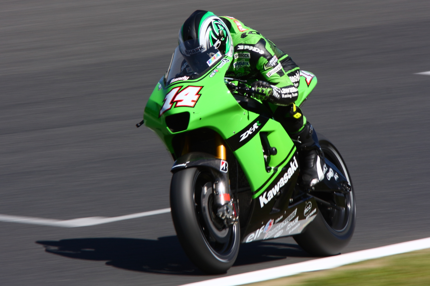 Mizuki S 今日は みどりの日 なので 緑なバイクの写真 07年 Motogp 日本gp 見事2位表彰台獲得 No 14 ランディ ド プニエ選手 Pt獲得7位のno 13 アンソニー ウエスト選手 スポット参戦完走17位のno 87 柳川明選手 いつもより画像サイズが小さい