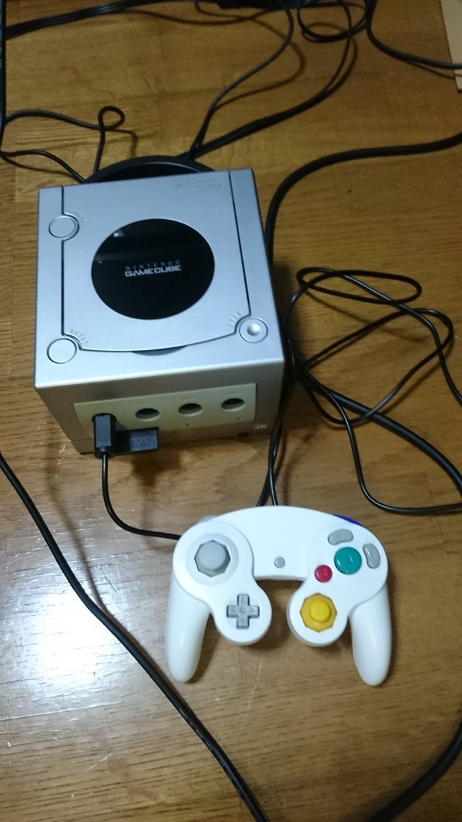 Agent Rock さてとゲームキューブ開始 ど れ か ら あ そ ぼ う か な 特にf Zeroとドラゴンドライブは 難しいけどやめられない １日一時間は忘れずにです 笑 ゲームキューブ ニンテンドー 任天堂 マリオカート Fzero メイドインワリオ ドラゴン