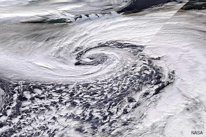 ECMWF's tweet photo. Interested in research on ensemble forecasts of #SevereWeather? The @WMO TIGGE database hosted by ECMWF holds a growing range of global medium-range forecast data for you: https://t.co/WobRF22r2N https://t.co/EQuHZq51Kd