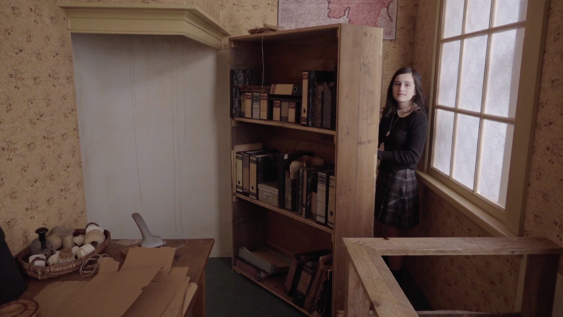 anne frank house on twitter annefrankvideodiary it s anne s 761st day in the annex a day like any other but then she suddenly heard the bookcase being unexpectedly pushed open watch the