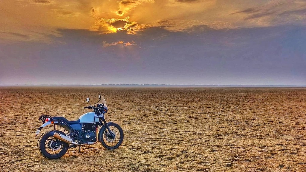 leavetheroad's tweet photo. No, this is not a salt flat.
It's just a big dried up lake. .
.
.
.
.
.
#royalenfield
#royalenfieldindia
#himalayan
#globalwarming
#driedlake
#himalayan
#Offroad
#leavetheroad
#chasingthesun
#chasingadventures
#sunsets https://t.co/Gyg7lefxBt https://t.co/w1GdhjOixO