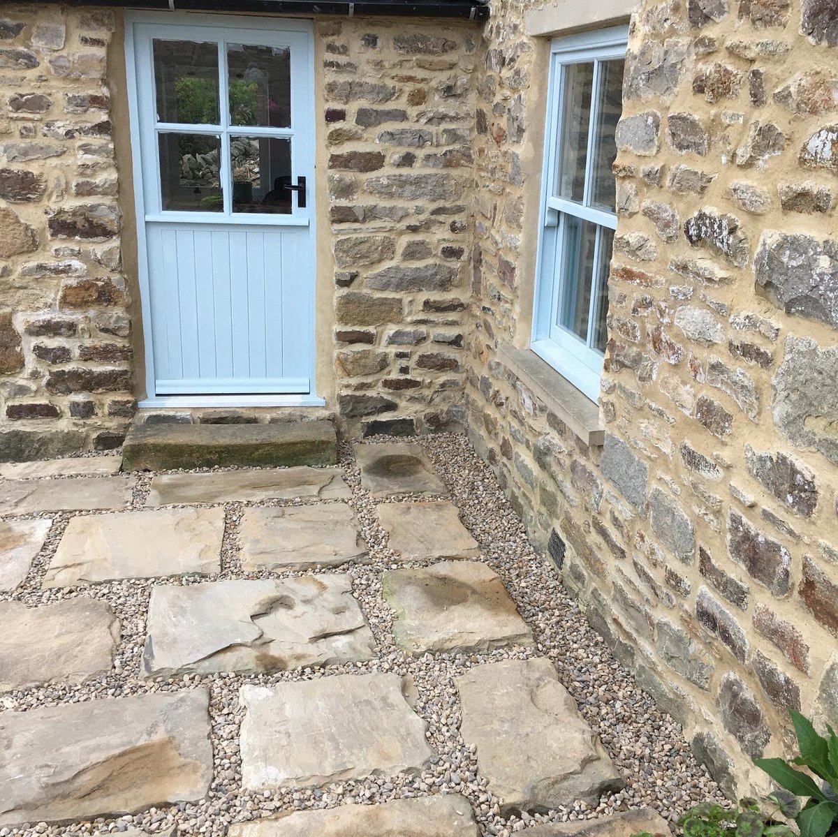 DawnBoothWilson's tweet photo. @TEGmagazine We have created a whole garden in the past few weeks! From overgrown weeds, rocks and rubble to garden! So enjoyed it and something really positive has come out of this lockdown. Insta #therenovationgame https://t.co/41Vg7xrcP5