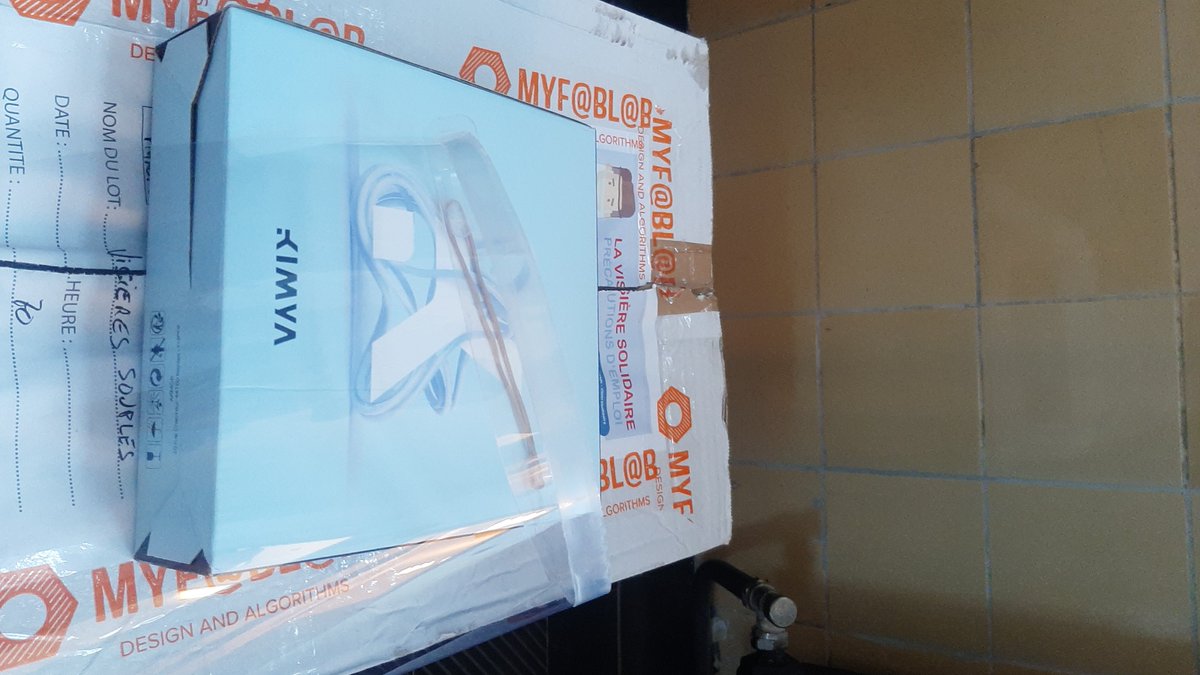 Merci <a href="/WoMa_Paris/">WoMa, fabriques de quartier</a> pour la fourniture de visières et ouvre- portes (gratuitement !) pour l'ensemble du personnel du collège Karl Marx! 👏🏼👏🏼 Merci aux #fablabs et #makers pour leur engagement contre le #COVID19 !