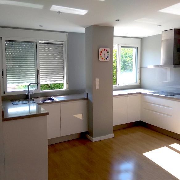 MiCarpinteriaMU's tweet photo. ¿Te has vuelto un experto cocinero 👩‍🍳🧑‍🍳 últimamente? Entonces seguro que te gustaría hacer 𝓬𝓪𝓶𝓫𝓲𝓸𝓼🛠️ en esta recién redescubierta parte de 𝓽𝓾 𝓬𝓪𝓼𝓪🏡. Podemos ayudarte; entendemos 𝒍𝒐 𝒒𝒖𝒆 𝒒𝒖𝒊𝒆𝒓𝒆𝒔.
📌https://t.co/tetId2ro6m
#cocinas https://t.co/bSdJzjlWRY