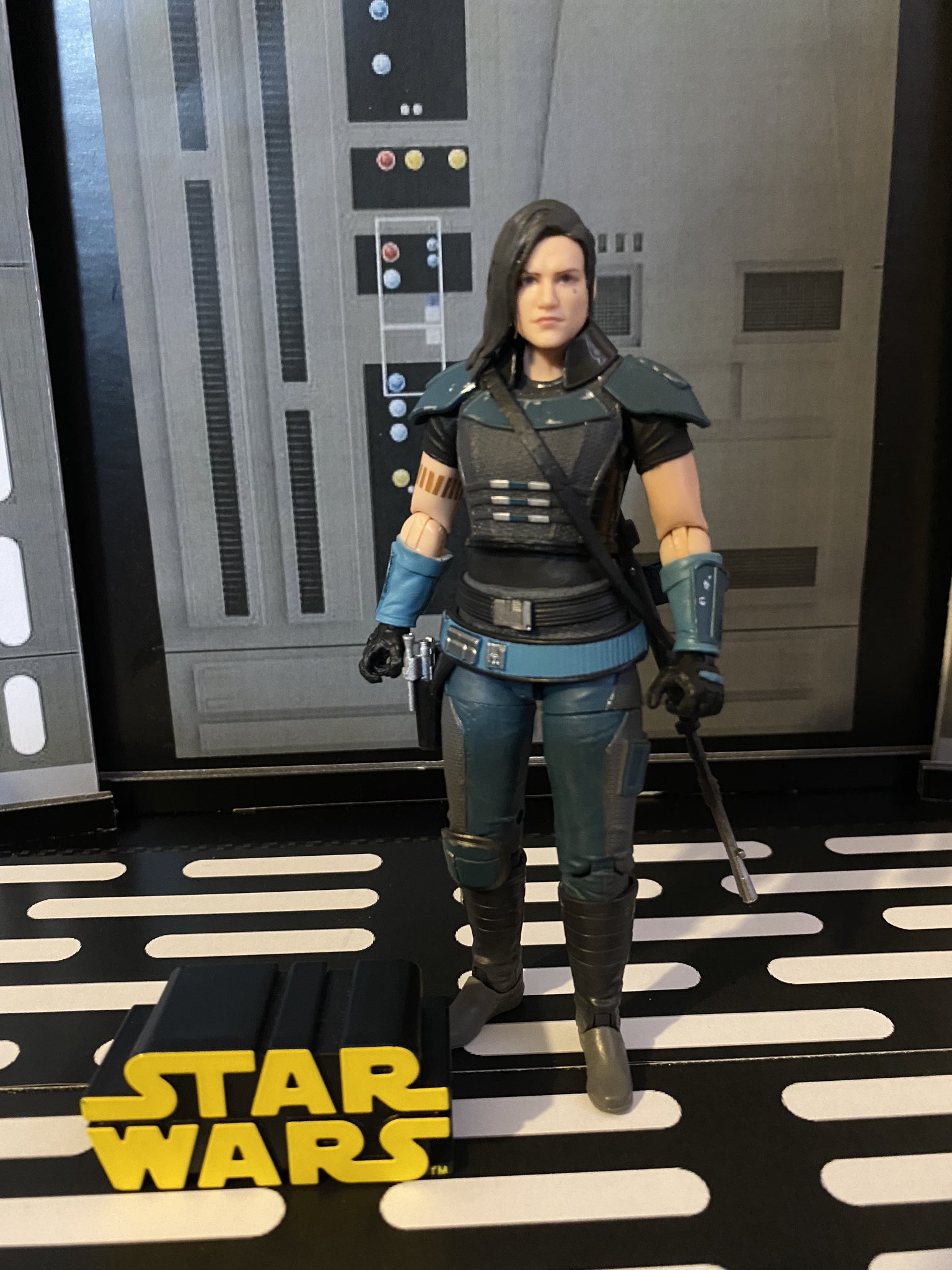 雷電 Firespray 31 Sur Twitter Starwarsday Maythe4thbewithyou スターウォーズの日 フォースと共にあらんことを 共にあれ ブラックシリーズ オモ写 キャラ デューンの首のジョイントが2箇所あるのブラスターの構えポーズをカッコ良く出来る T