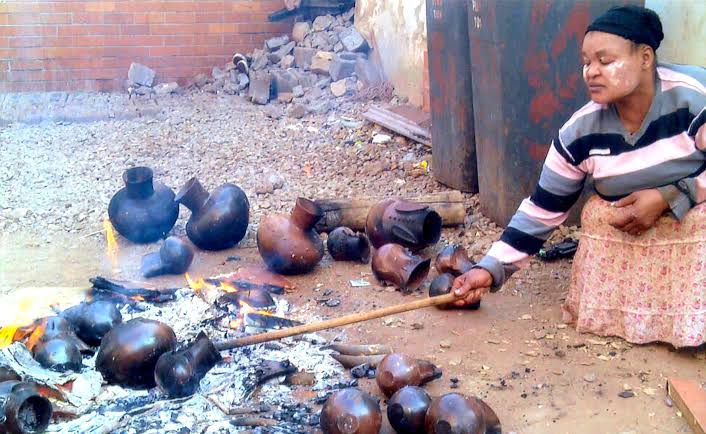 Nesta Nala (1940-2005) was Born in Oyaya, KwaZulu-Natal. She is well known for ceramics in the ukhamba (nearly spherical) and uphiso (necked) forms and her creations have become global collector's items.
