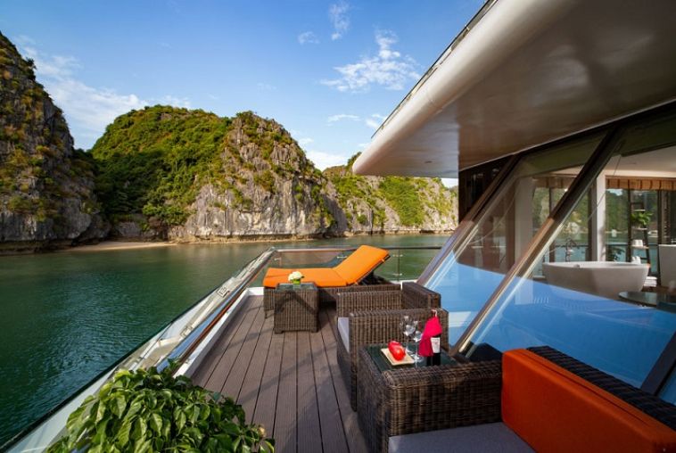 azotours's tweet photo. The other sale shock after Covid19 
Price ONLY: 125$PP (Original price: 299 USD) 
Cruise: STELLAR OF THE SEA 5* 
#Halongbay #Halong_cruise
#Vietnam #Vietnam_tours
#Best_cruises_in_Halongbay_2020
#Halong_best_cruises #Halong_best_tours
#Stellar_of_the_sea #lanhacruises #lanhabay https://t.co/fjN1P2RUIa