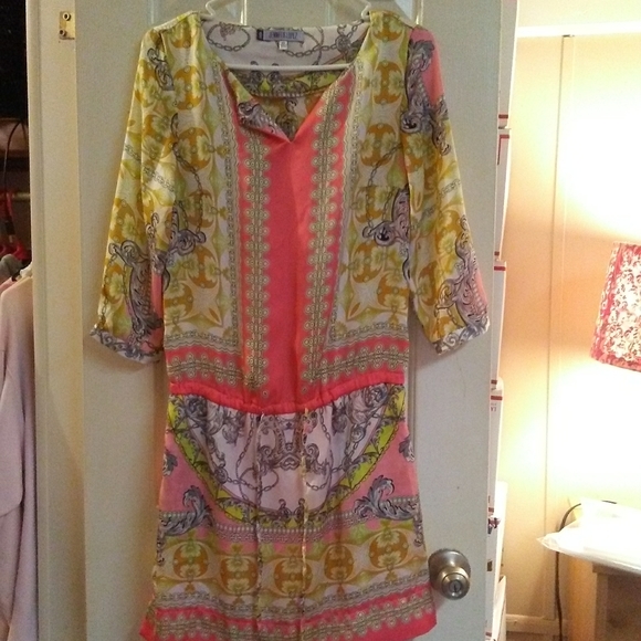 So good I had to share! Check out all the items I'm loving on <a href="/Poshmarkapp/">Poshmark</a> from <a href="/siligirl9/">Jenni</a> #poshmark #fashion #style #shopmycloset #deuxlux #aerie #jenniferlopez: posh.mk/Wv985Cx0c6