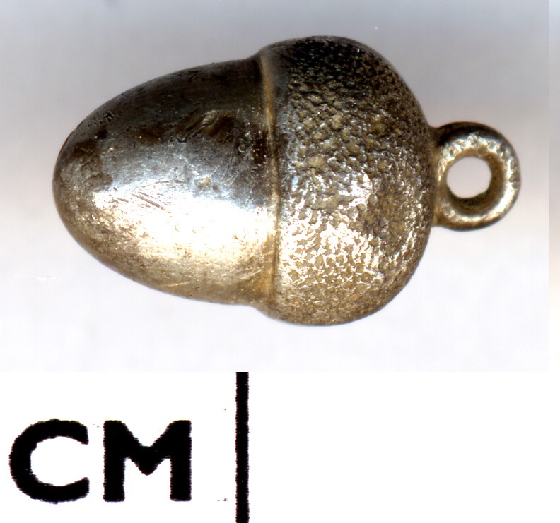 findsorguk's tweet photo. I bit late, but here is April's #ButtonOfTheMonth (yes we're still doing that). Blink and you'll miss this one! It's a tiny but beautiful little acorn fashioned from silver. Probably 16th century in date and could be one of the smallest Treasure cases. @TRegistrars ? #Buttons https://t.co/ksNGctoKUF