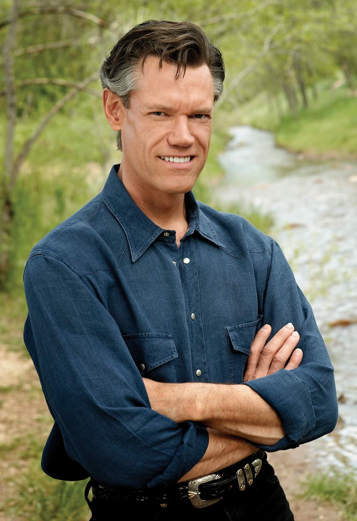 Happy birthday to a country music legend..Randy Travis! 