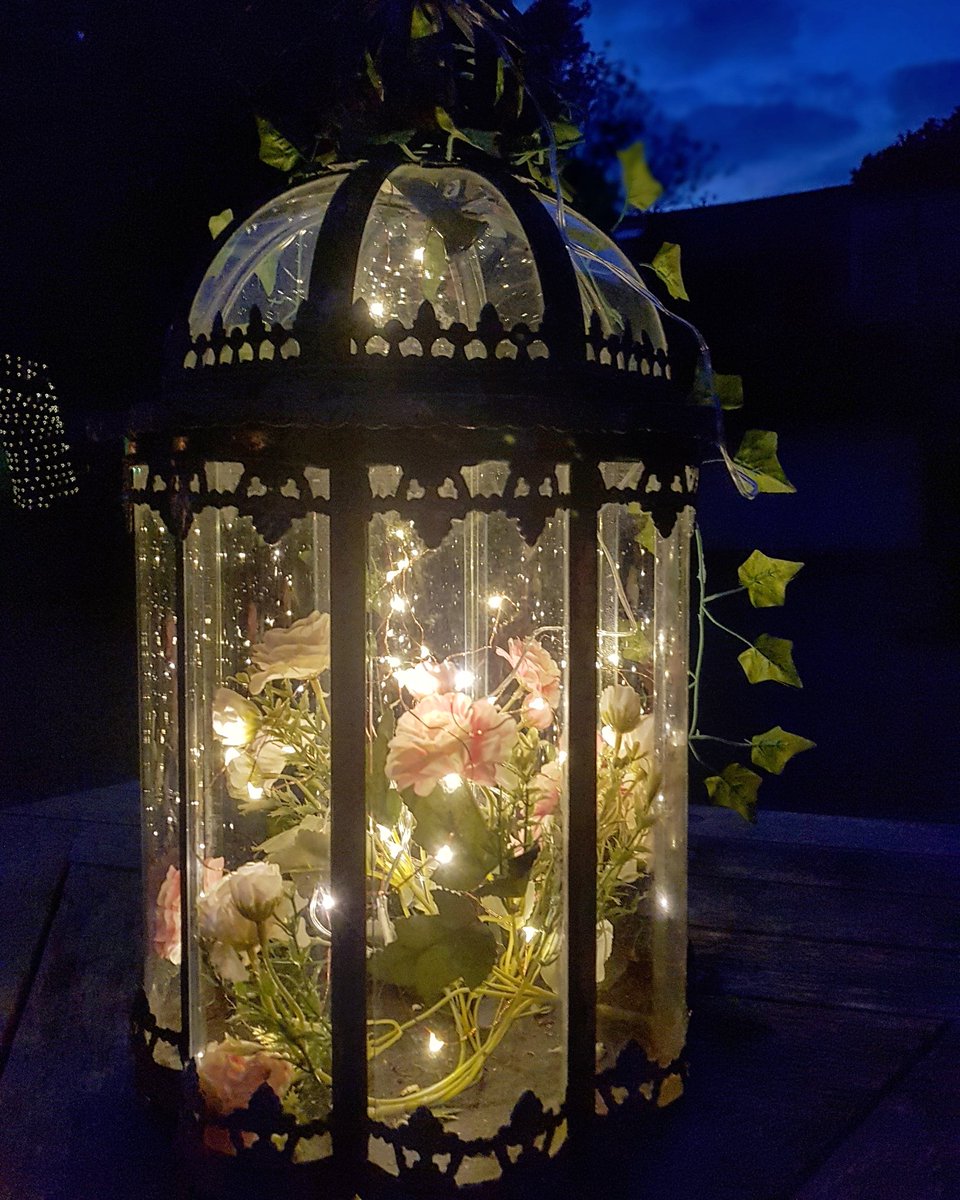 HaynesFineArt's tweet photo. There was something quite magical in our courtyard lastnight. Julie turned her #creative hand to making these outdoor #TableDisplays. Timed LED copper wire lights luminate the woven Gypsophila and #CherryBlossom in these very decorative shaped glass lead #lanterns
#StayAtHome https://t.co/ya3SdOjaYs