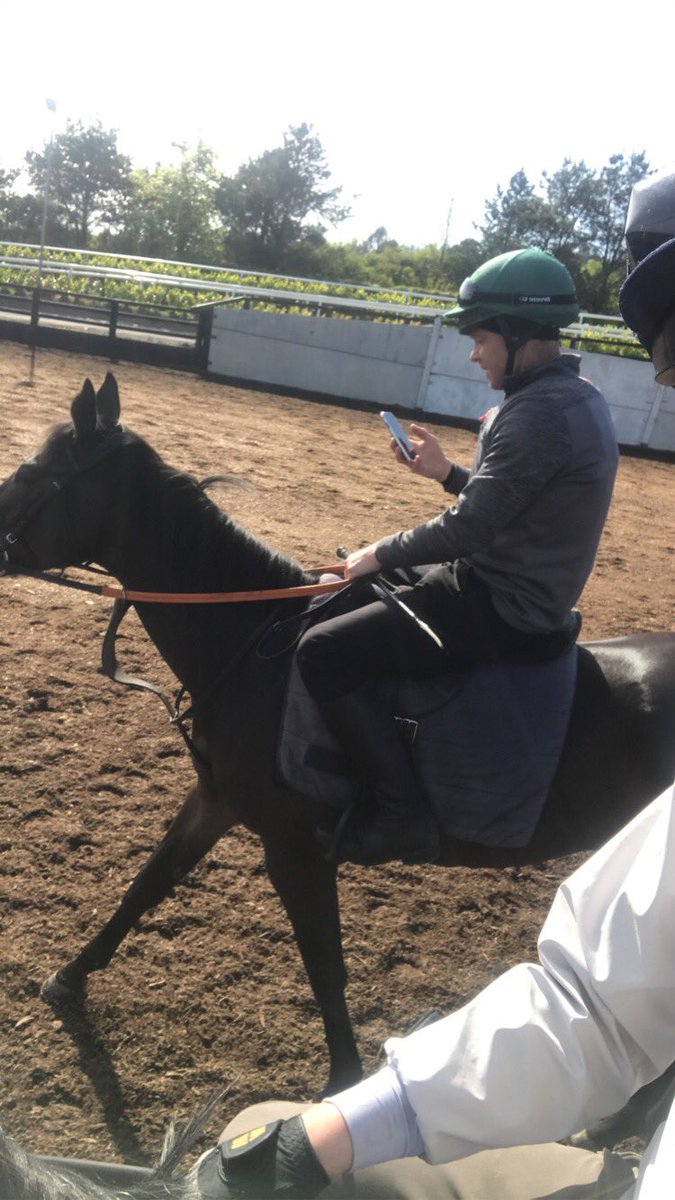 Frank riding out today before running his last 21 k today. Frank has been running 21 k for 21 days to raise money for @PietaHouse and front line staff. Please donate it’s a great cause. @FrankQuinlan1 #TopMan #greatcause💪💪. l.facebook.com/l.php?u=https%…