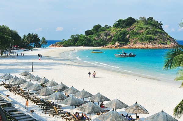 ibjela's tweet photo. Rasa nak bercuti lepas musim COVID19? Bercutilah dalam negara. Kita bantu ekonomi kita ok. Plus byk je tempat2 cantik seperti;

- Pulau Redang
- Pulau Perhentian
- Cameron Highland
- Langkawi
- Genting
- Pulau Tioman
- KL Bird Park
- Taman Negara
- Gunung Mulu

Dan byk lagi! Kah! https://t.co/A2Ex8MKbiP
