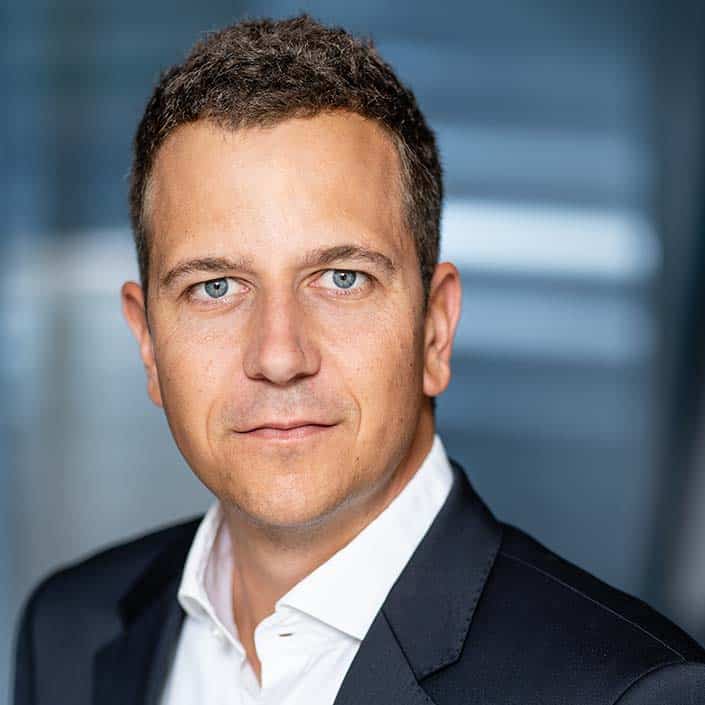 dus_foto's tweet photo. Die aktuelle Situation ist wie ein Brennglas - jede Veränderung wird deutlicher registriert als früher. Mit einem neuen Profilfoto setzen Sie jetzt ein Statement auf die Zukunft! Vereinbaren Sie ein Shooting im meinem Corona sicherem Fotostudio unter: https://t.co/geRNMvdWUy https://t.co/6zIkhlbNkq