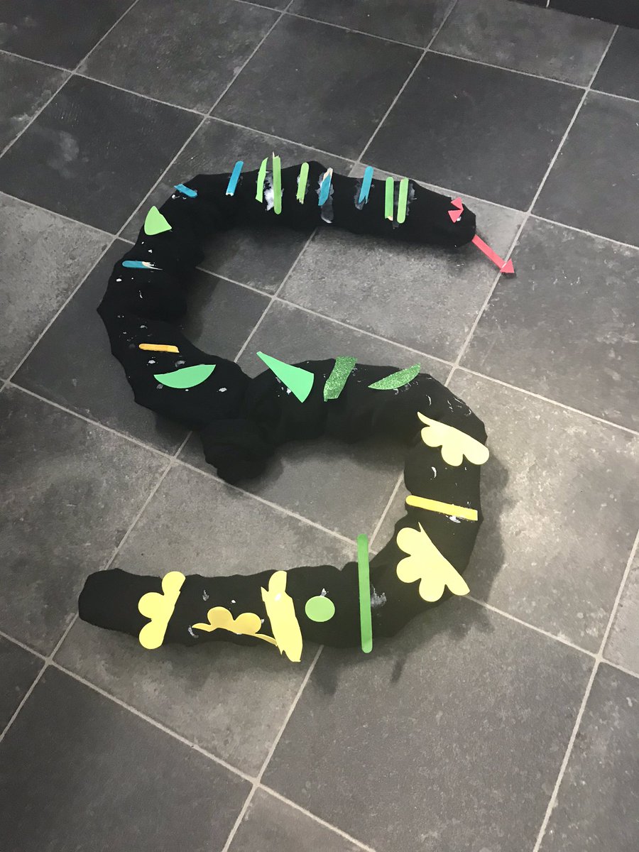 Steph86266010's tweet photo. We decided to decorate the letter S @MissLyonsMLP @MrsTomkinsMLP we wrote the letter S and Darcey said “it looks like a snake mum” after turning her S into a snake we decided to make one and decorate it 🐍 #homelearning @MabLanePri 🌈💕🌈 https://t.co/axK6IbAZRS