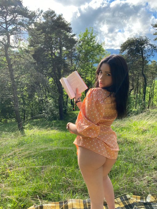 Quarantine got me like.. 🤓🌈  For more content follow us on 👇🏼 Instagram : LolaXthomas  MYM : LolaXthomas<a href="/tag/mood"class="tags"><span>#mood</span></a><a href="/tag/girlsworld"class="tags"><span>#girlsworld</span></a><a href="/tag/covid%E3%83%BC19"class="tags"><span>#covidー19</span></a><a href="/tag/quarantineandchill"class="tags"><span>#quarantineandchill</span></a>