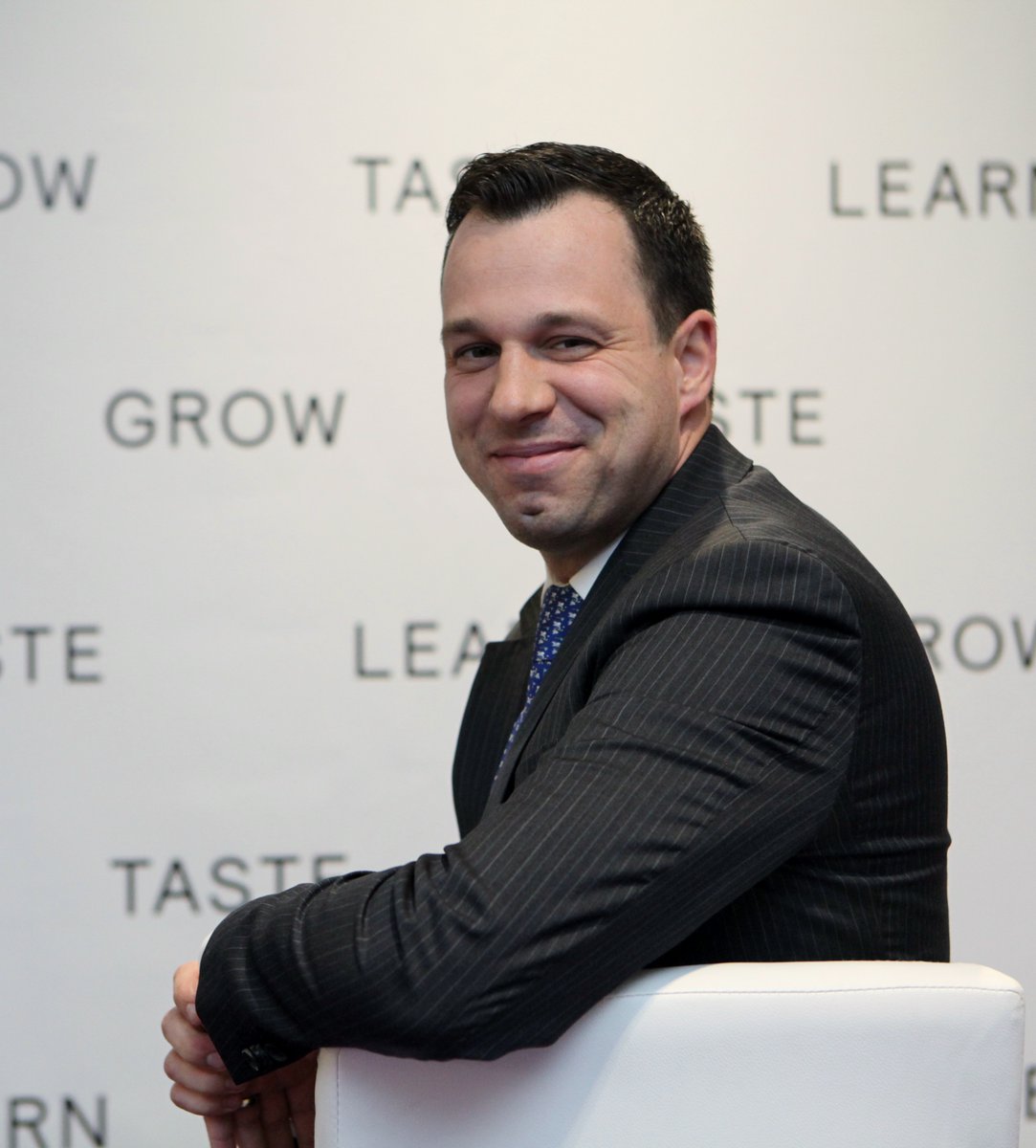 Time to put the sommeliers in the spotlight: 
<a href="/pa_souliere/">Pier-Alexis Soulière, MS</a> bit.ly/35w9CK5 #interview #Canada 🇨🇦🇨🇦🇨🇦 <a href="/caps_acsp/">CAPS/ACSP National</a>  #asisomms