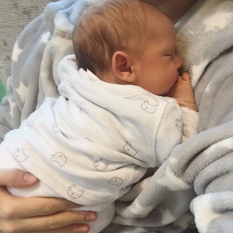 Przespałam ładnie cała noc ❤️
MinSoo jest takim małym aniołkiem ❤️🥺 zjadła już śniadanko i teraz drzemka 😅💕