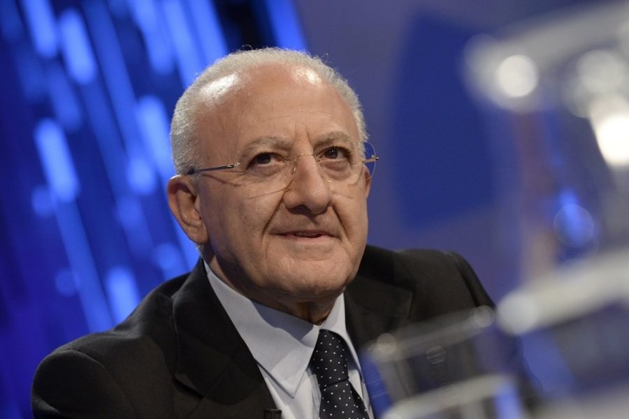 Bene_Fabry's tweet photo. Cosa diavolo stiamo aspettando a mettere quest'uomo a capo di tutto l'emisfero occidentale?
#DeLuca #FRATTACCHIONE #4maggio2020 #Campania #lanciafiamme #cinghialoni https://t.co/CIjmIuW5sl