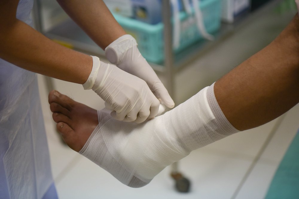 PholosongH's tweet photo. Today on our #ServiceMonday we feature our wound management centre which is located at our OPD. This clinic deals with the treatment and management of wounds. Their operational hours are weekdays from 07:30- 15:00. Booking is essential.
#ReBaPholosi https://t.co/EKUAFp01ia