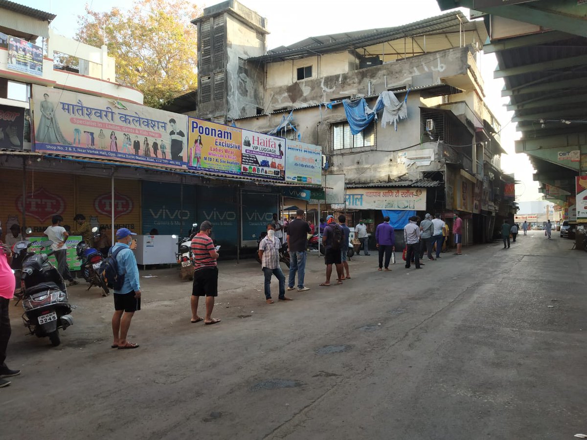 lokmat's tweet image. #LockdownUpdates कंटेन्मेंट झोन वगळता मुंबई-पुण्यातही राज्य सरकारनं दिली, सर्व झोनमधल्या मद्यविक्रीला परवानगी; संपूर्ण बातमी साठी क्लिक करामास्कसह फिजिकल डिस्टन्सिंगचे नियम पाळण्याचा आदेश कायम.

#lockdownindia #coronaupdatesindia