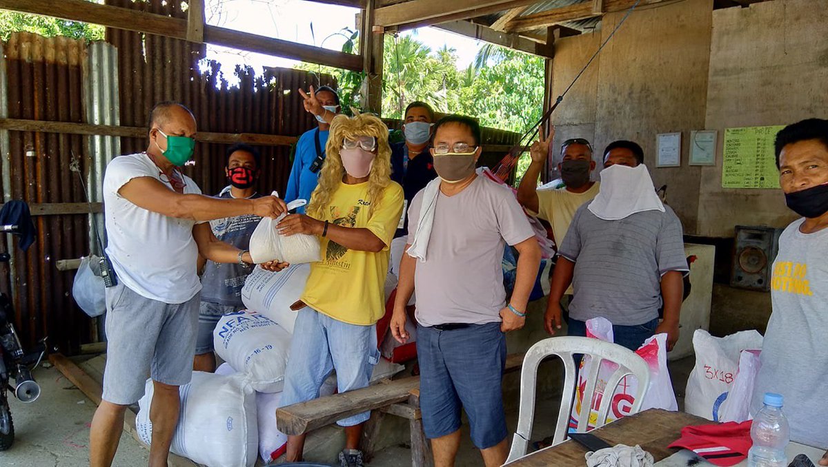 pjbailon's tweet photo. Mula po sa ating mga pinagsama-samang donasyon ay nakalikom po tayo ng mahigit Php 40, 675.00 na katumbas ay 1, 016 kg ng bigas at nakatulong sa halos 203 tricycle drivers sa Masbate.
Muli po, ang taos puso naming pasasalamat!
Dios Mabalos po sa indo gabos! ❤️
#TODARescue https://t.co/jsDsklkV0w