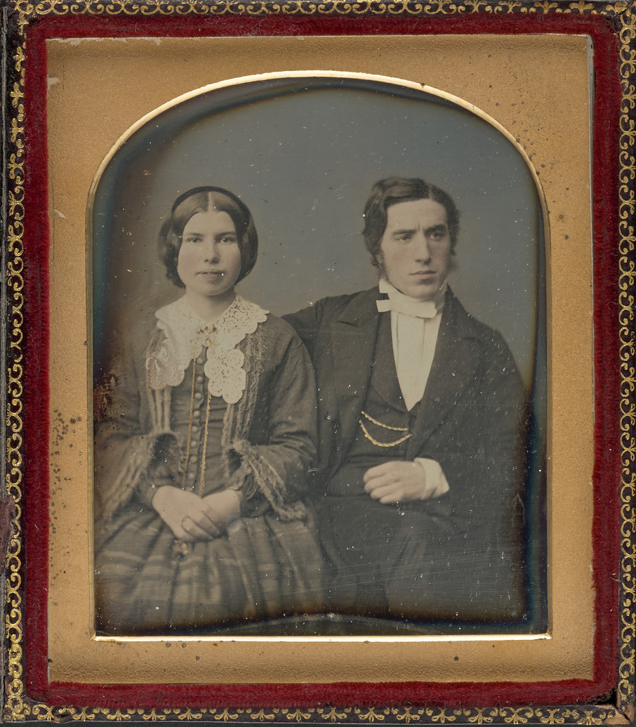 Leia and Han before they were famous?

#MayThe4thBeWithYou #StarWarsDay @HamillHimself