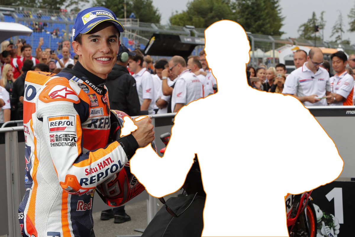 box_repsol's tweet photo. #MM93 en el parque cerrado.✌
Celebra una buena calificación junto a otro piloto🤝
Pero, ¿quién es?🤷♂️🤷♀️
#BoxRepsolFansEnCasa #EquipoRepsol
#MM93 in the parc fermé.✌
Celebrating a good qualifying time along with another rider🤝
But who is it?🤷♂️🤷♀️
#BoxRepsolFansAtHome #RepsolTeam https://t.co/F9X1tpl52C
