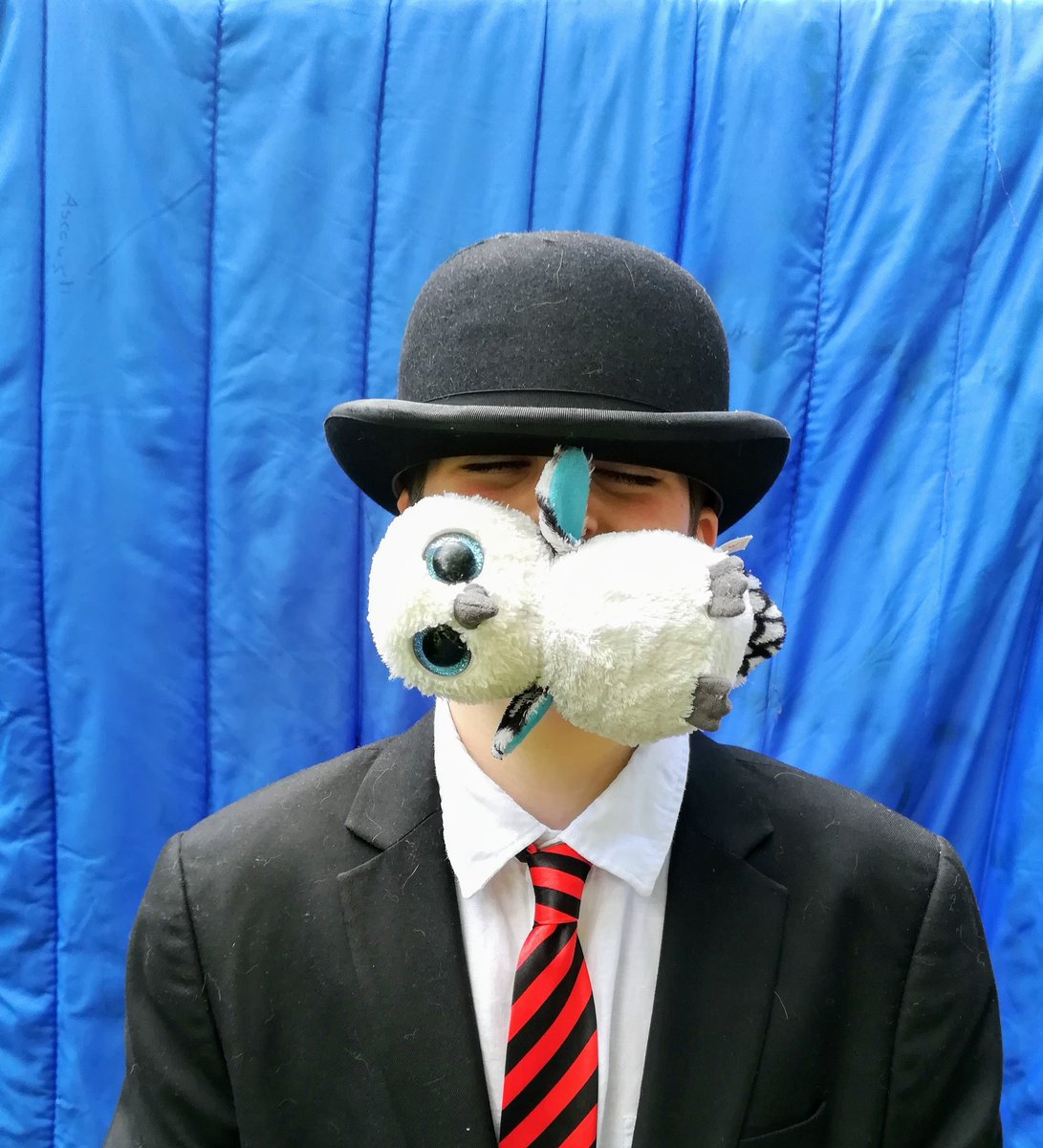 ReclaimSpaceAri's tweet photo. Following yesterday, No. 32 of our #gettymuseumchallenge
is Man in a Bowler Hat, by #renémagritte
* No birds were harmed in the making of this artwork
It's also Aidan's 12th birthday 😁♥️🎂 May the fourth be with you!

@gettymuseum
#momisobsessed #fineart #londonlockdown #COVID19 https://t.co/wLJvB7tjBV