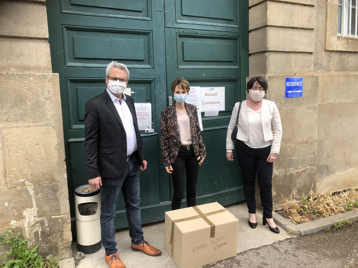 FredericBrochot's tweet photo. 💻 Un ordinateur pour nos personnes âgées accueillies dans les résidences Saint-Anne et Saint-Antoine
➡️ Le matériel fourni par le département et acheté à l’association d’économie solidaire Syntaxe Erreur permettra aux personnes âgées de garder le lien avec leurs familles. https://t.co/2nxkMH5hUk
