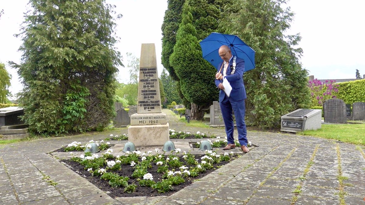 “Gezamenlijk, maar dit jaar op ‘n andere manier dan andere jaren. Toch voel ik me verbonden met u en met alle anderen die de doden herdenken...”

De toespraak van burgemeester <a href="/janheijkoop/">Jan Heijkoop</a> tgv #dodenherdenking publiceren we iets voor 2000 uur via onze sociale media en website.