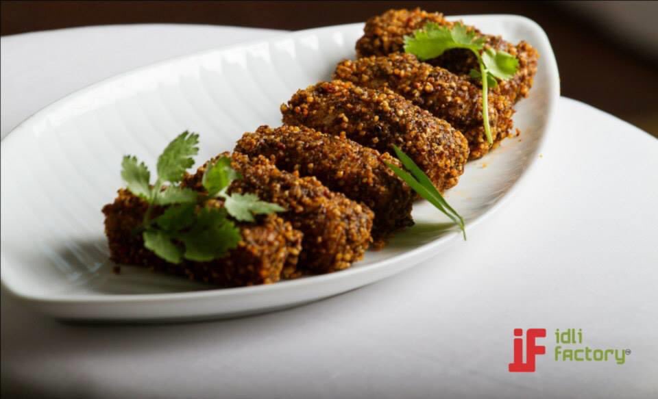 theidlifactory's tweet photo. Fancy something which is fresh , steamed , doused with ghee and coated with sinfully delicious hand pound podi (lentil + spice powder) ?
Get in touch with us right away 
•
Available on @swiggy_in @Zomato , Chennai ! Order right away https://t.co/tGt2cMWJrw