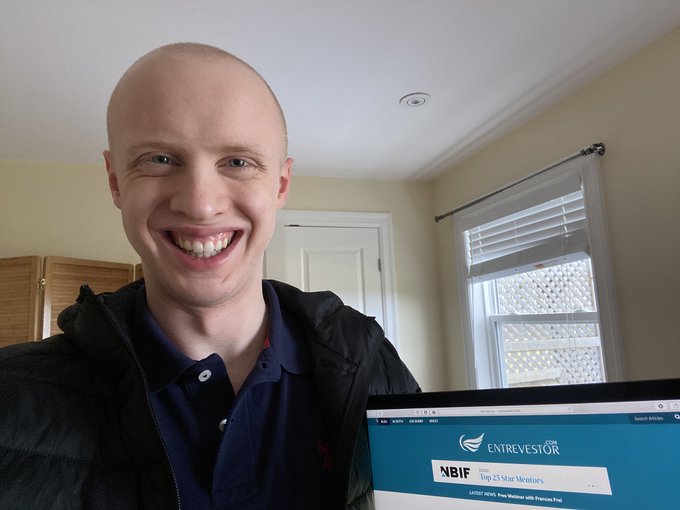 entrevestor's tweet image. We’d like to welcome @mullenreporting to the Entrevestor team for the next four months. Avery will be with us full time as a reporter all summer. ow.ly/ev8x50zvu2M #hireastudent #summerjob