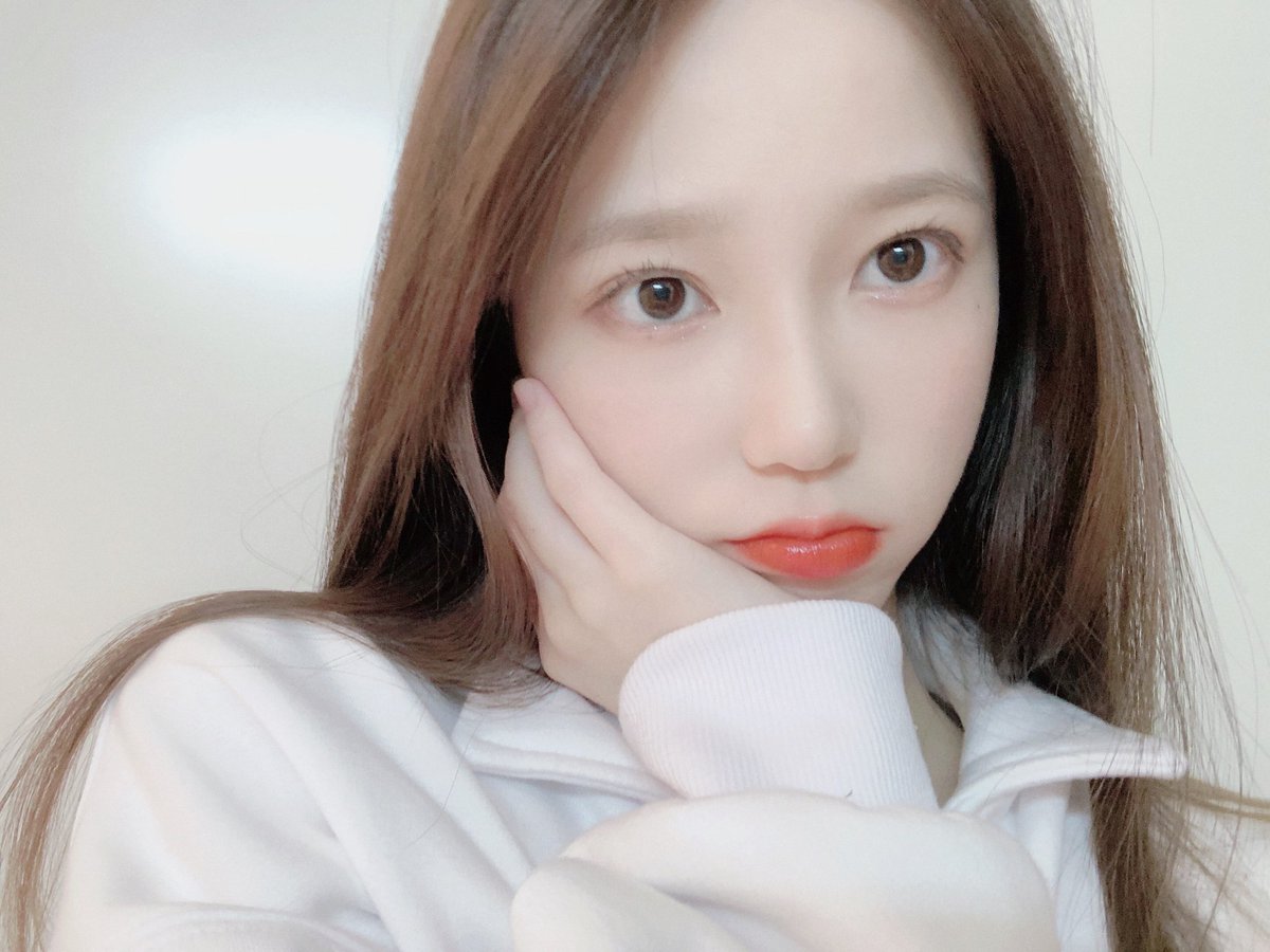 yuzhenpics's tweet photo. • 𝟤𝟢𝟢𝟧𝟢𝟣︱#袁雨桢 Weibo Update [𝟣/𝟤] https://t.co/NR21DLoYHf