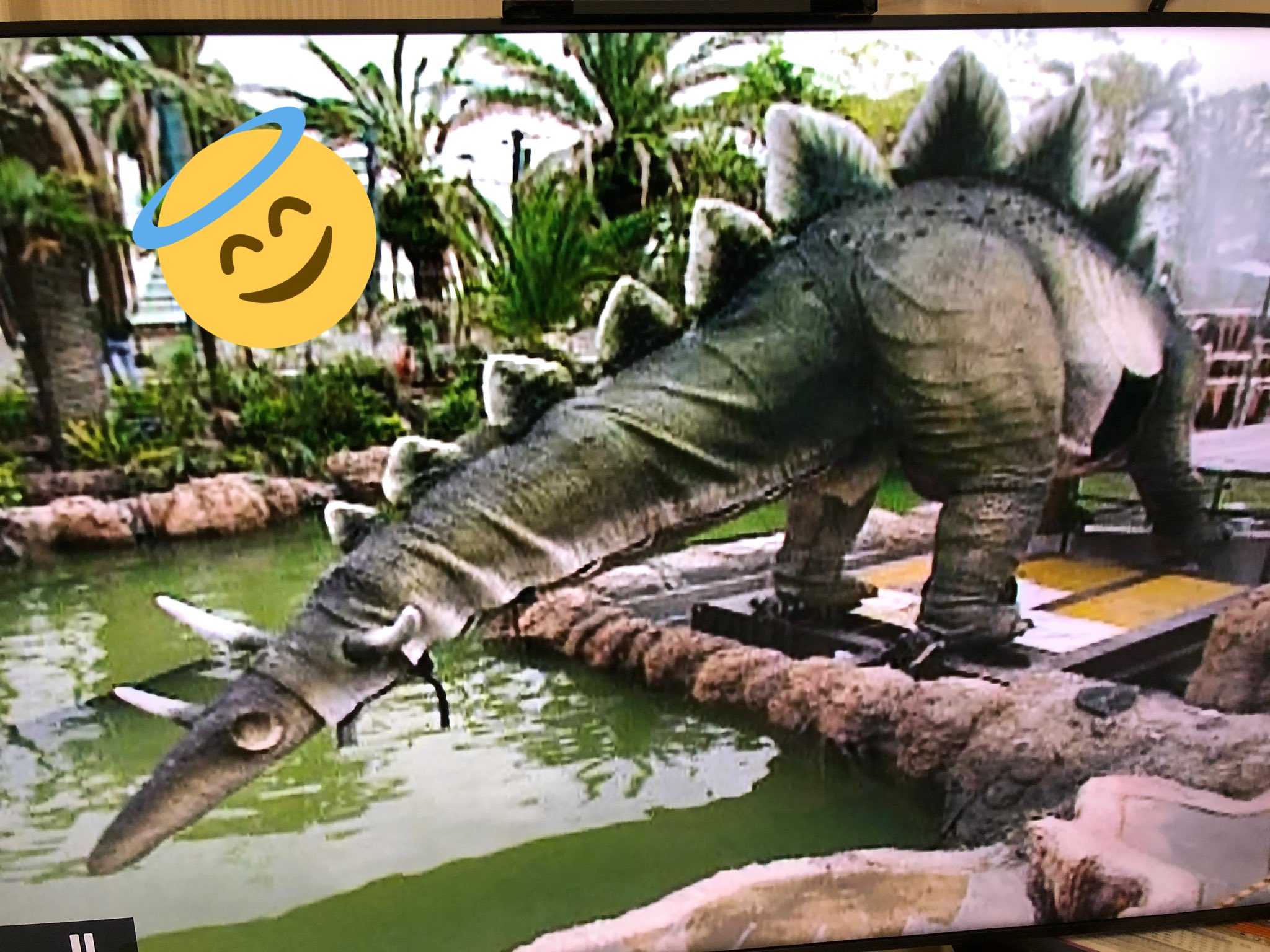 Usj情報局 よつば 閲覧注意 メイキング オブ ジュラシックパーク 載るべきか迷いましたが 一応公式が出してるものなのでokですよね 笑 開演当初のjpの建設風景です トラックで運搬されるパラサウロロフスの頭 2枚目 から 埋められる頭