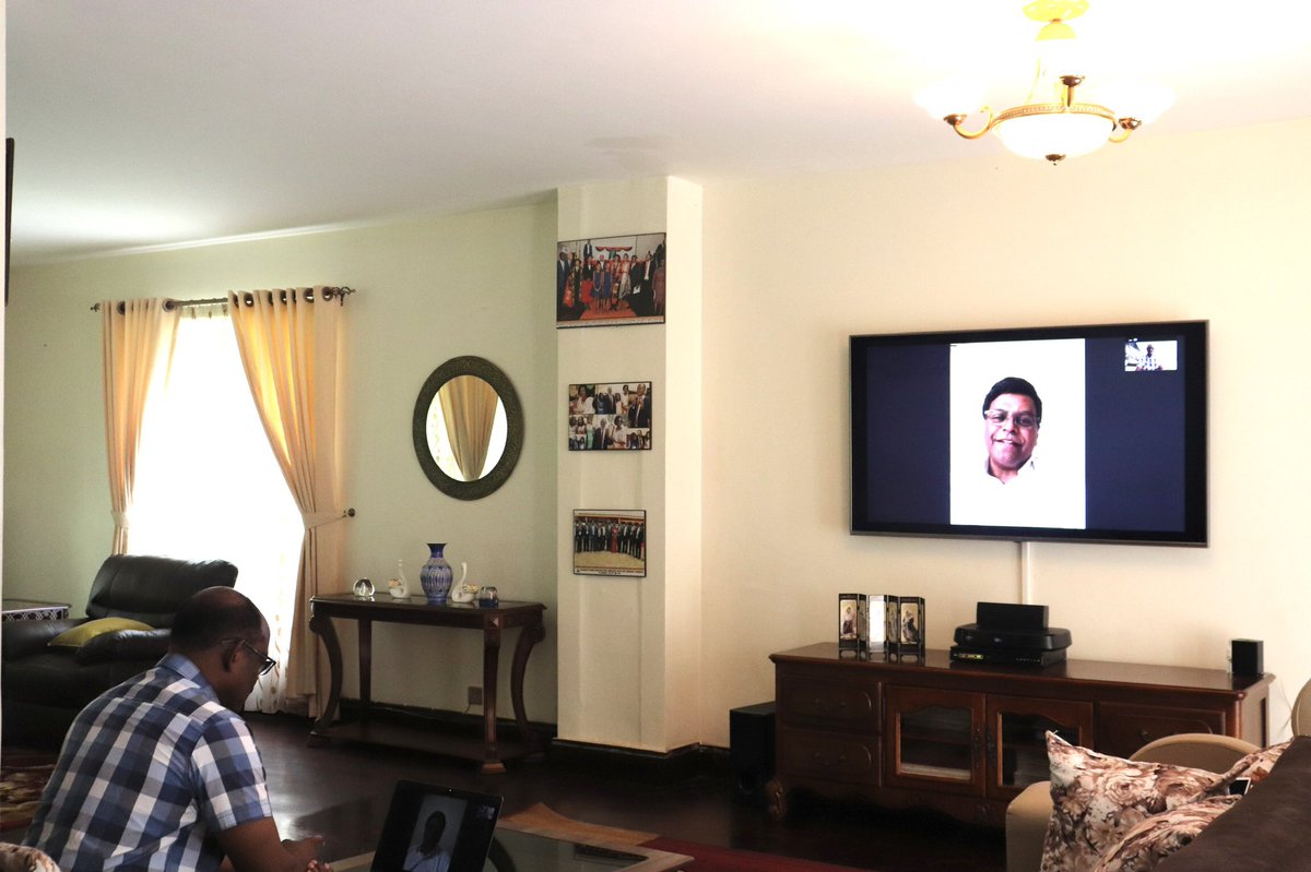 ProfNawangwe's tweet image. My meeting with the MD of @Airtel_Ug Mr. Somasekhar was mutually engaging. We have agreed to follow up the proposal of Zero rating our websites by Airtel to enable our students and staff access online facilities free of charge. I thank Mr. Soma for this exciting opportunity.