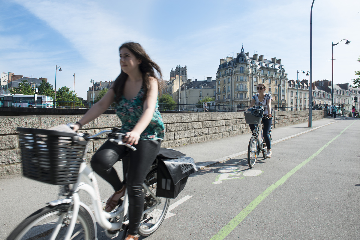 #Covid19 #Rennes : la Ville et la Métropole de Rennes ont élaboré un plan visant à mettre en place plusieurs aménagements pour encourager l'usage du vélo dès le début du processus de déconfinement metropole.rennes.fr/covid19-des-am…