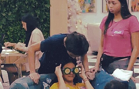 KBmyloveee's tweet photo. signing off!

Lowbat HAHAHAHAHAHA 

WE MISS KARSETH
 WE MISS KARSETH 
WE MISS KARSETH 

@MissKareee
@imsethfedelin
Karina Bautista | Seth Fedelin https://t.co/qBJJolALwg