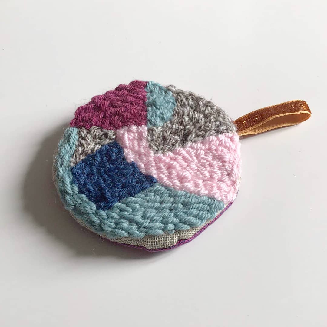 AnnePrints's tweet photo. Punch needle coaster, with a fabric bottom and ribbon handle.
#abstract #punchneedleembroidery #punchneedlecraft #punchneedleart #punchneedle #wool #coaster #punchneedlecoaster #craftideas #crafts #creative #art #illustrator #illustratedlife https://t.co/CQL2HxjbvF