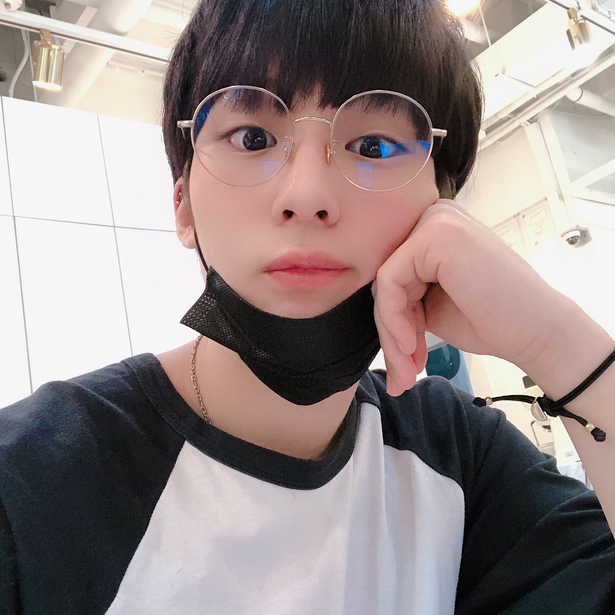 TRCNG_official's tweet photo. #TRCNG #Jisung #지성 챔피언 여러분... 전 이제 장발을 포기했습니다... 흑...( ˃̣̣̥᷄⌓˂̣̣̥᷅ ) https://t.co/aO16UgPMuU