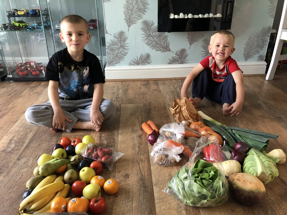 Just received our fruit and veg box from Sullivan’s <a href="/CardiffMarket_/">Cardiff Market Marchnad Caerdydd</a>  and used it as the perfect excuse to sort out the contents into fruit and veg for Ieuan’s nursery learning @MoorlandPrimary <a href="/MoorlandNursery/">Nursery</a> #SmallBusiness