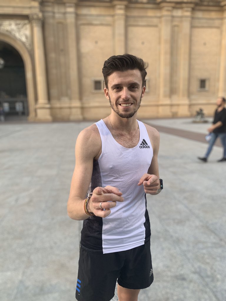 Charlieatle's tweet photo. 🙌🏼 Acompañadme en esta bonita y triste historia que narra mi primer día saliendo a correr como Deportista de Alto Nivel (DAN)...

El primer capítulo lo he titulado:
“Delincuente se nace, no se hace”

⬇️ Abro pequeño hilo... https://t.co/kvvo8nhZHu
