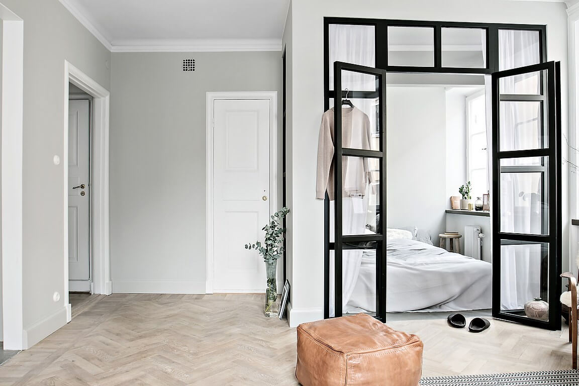 With the shift towards open plan living, steel frames have become a great way to cleverly partition areas of the home without losing the light and feel of an open space. No wonder they’ve seen a huge surge in popularity of late.
-
📷inrichting-huis