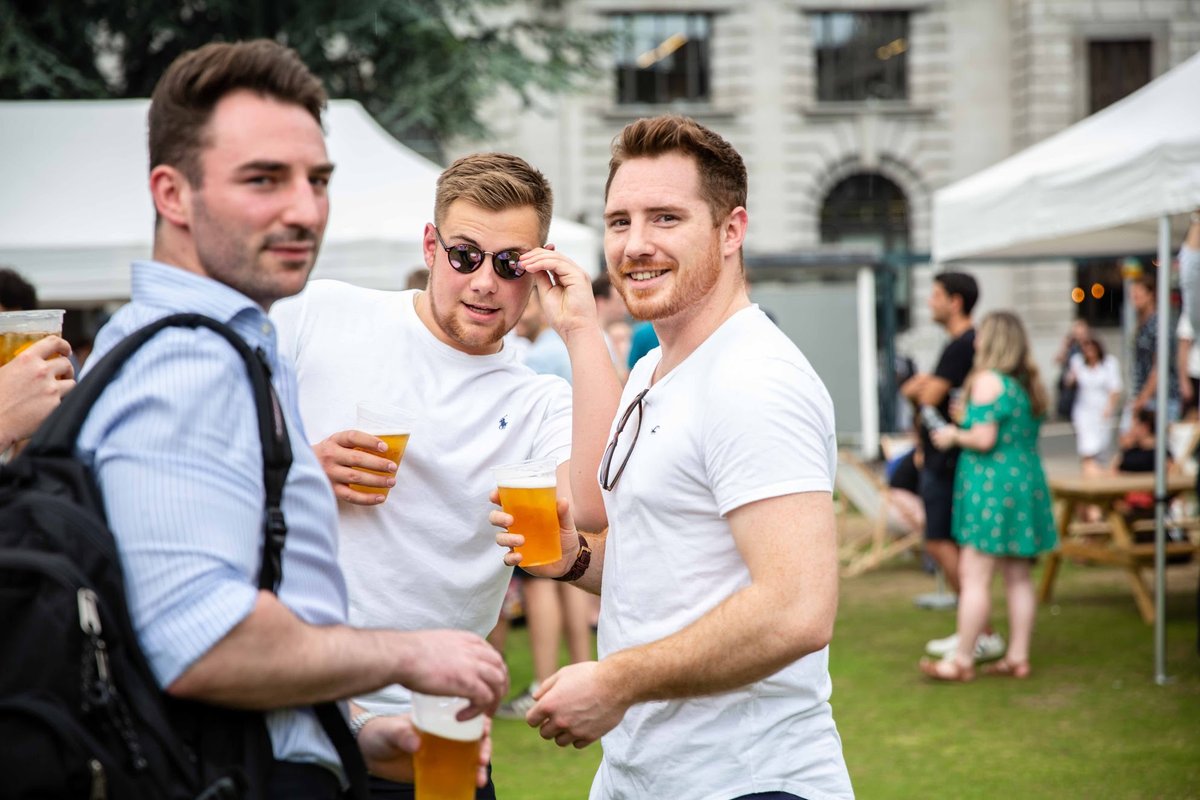 ‘Festibowl is without doubt London’s most cool and quirky summer party concept around - If you haven’t been apart of it yet, then get yourself along in 2019’⁠
⁠
⁠
#festibowl #lawnbowls #londonevent #streetfood #entertainment #d j#outdooractivities #bowls #thecity