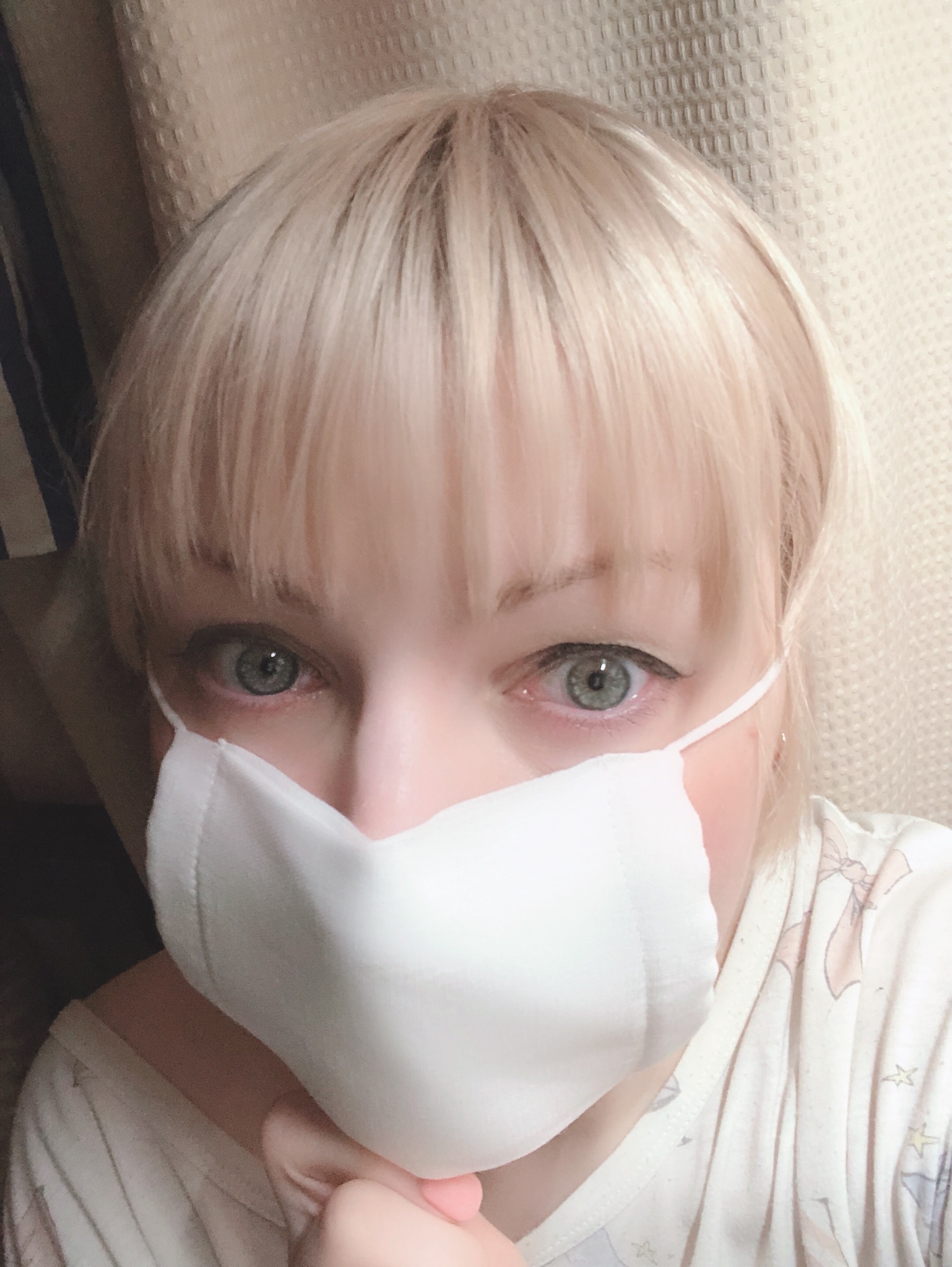 ジェーニャ 冬コミ予定 あ 届いてた マスク 私は鼻が高いから 厳しいけど えみりにはちょうどいいかも アベノマスク届いた T Co Cqvg2mrvrv Twitter